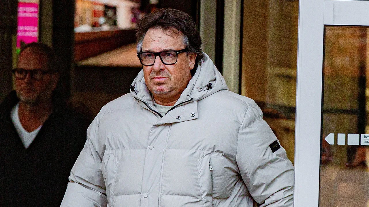 Daniel Dekker opent radioshow op NPO Radio 5 met 'Vrij Zijn' van Marco Borsato