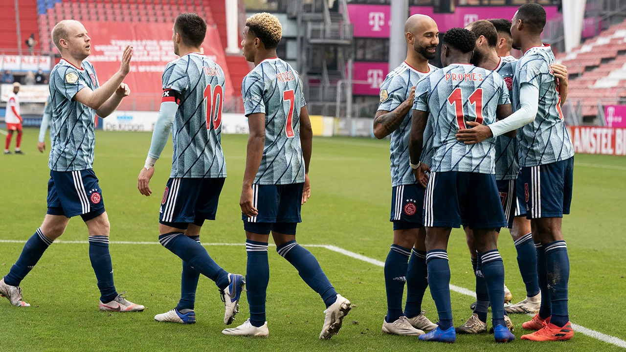 Ajax - FC Utrecht vastgesteld op 22 april, Ajax - AZ op 25 april