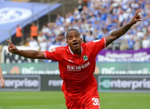 De Graafschap huurt aanvaller Benschop