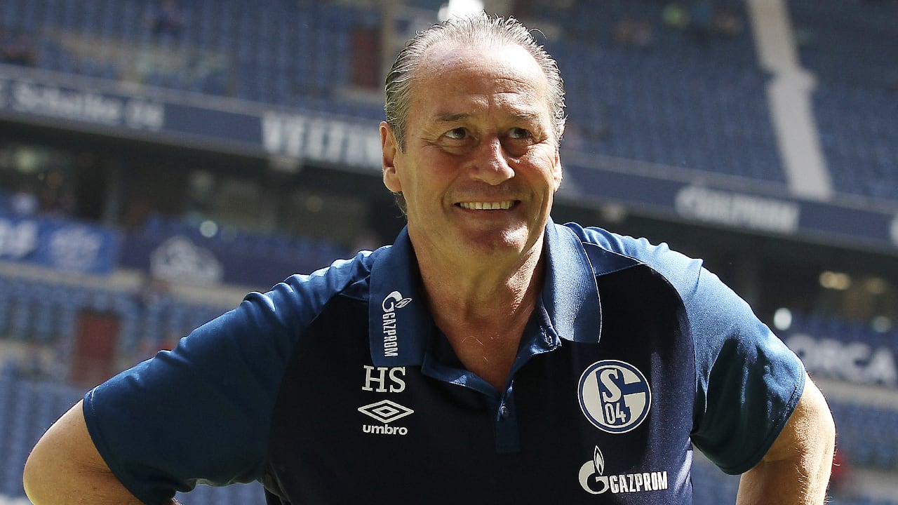 'Huub Stevens terug op de bank bij Schalke 04'