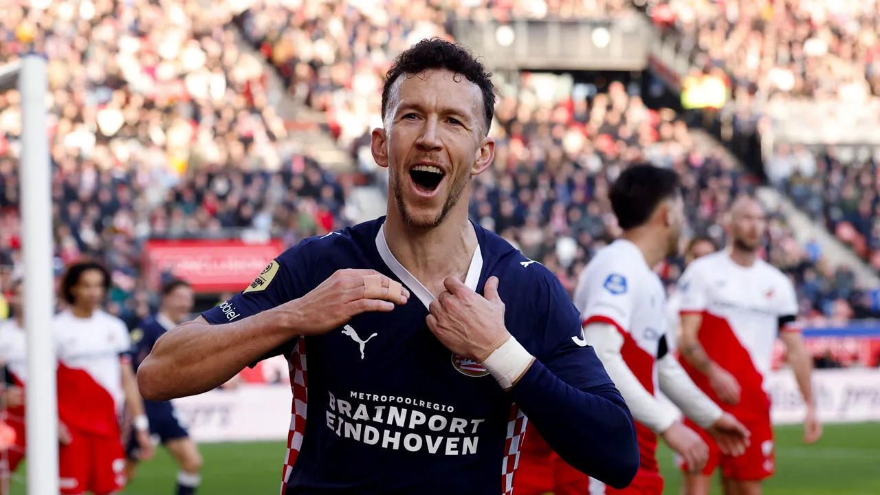 PSV breekt bij FC Utrecht historisch uitrecord met veertiende zege op rij