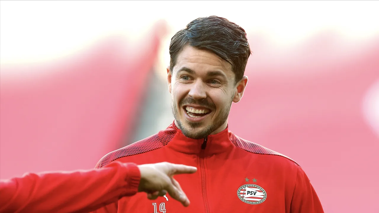 OFFICIEEL: Marco van Ginkel keert terug bij PSV