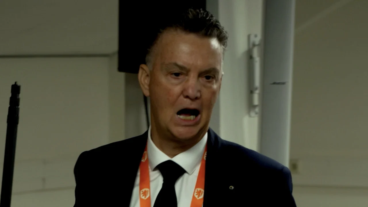 Van Gaal schreeuwt door perskamer: 'SPARTAAAA!'