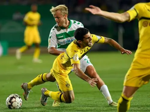 Dortmund ontsnapt aan blamage in Duitse beker