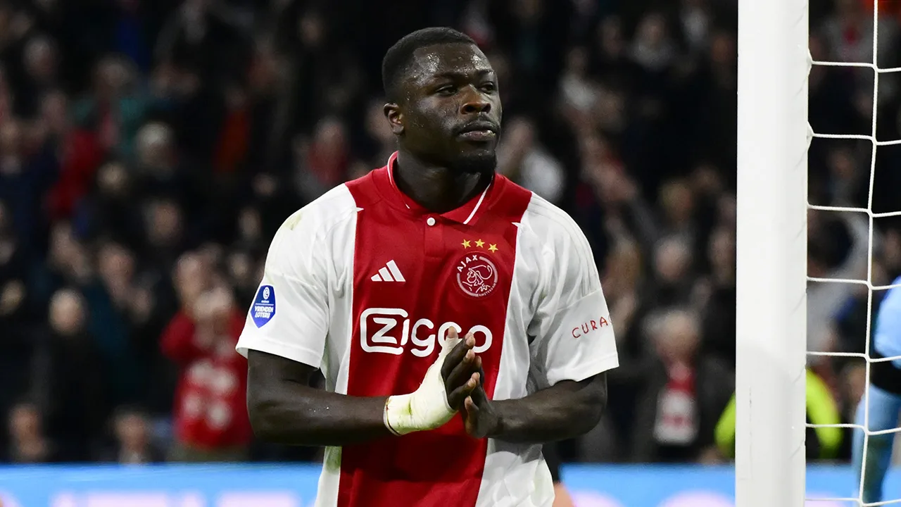 Ajax boekt moeizame thuisoverwinning op PEC Zwolle