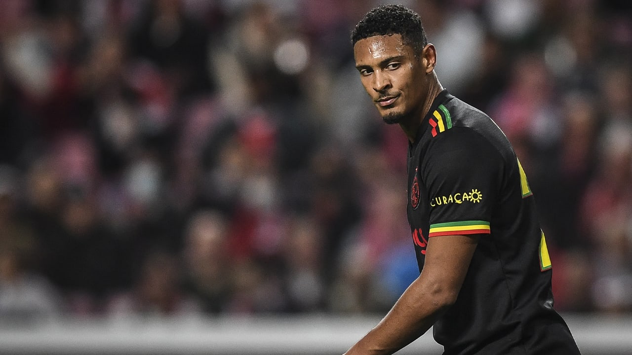 'Als Haller niet op doel kan schieten, speelt hij hem naar de verkeerde kleur'