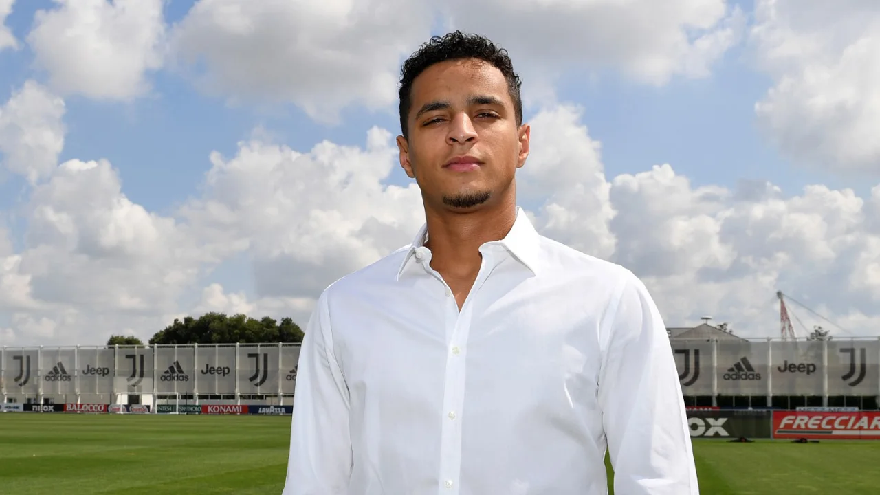 Ajax huurt Ihattaren met optie tot koop