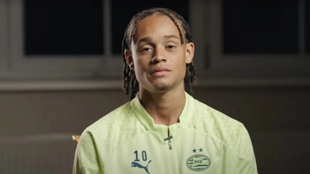 Xavi Simons richt zich in videoboodschap tot supporters: ‘Lieve PSV-fans…’