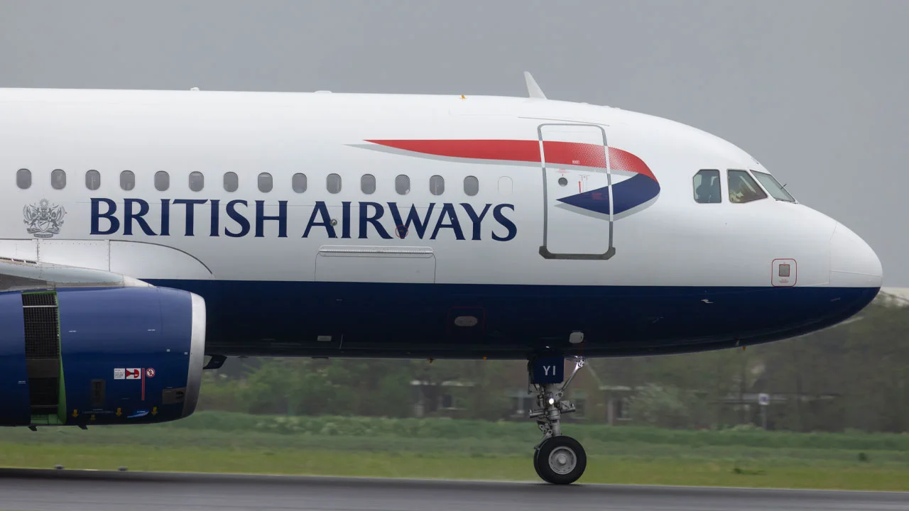 Absurd: reizigers bijna acht uur vast in vliegtuig op Schiphol dat uiteindelijk niet vertrok