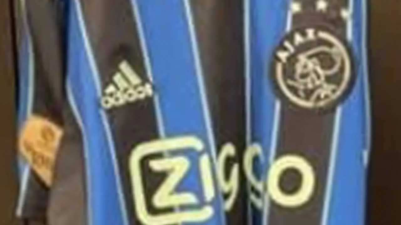 ZIEN: Dit is het nieuwe uitshirt van Ajax