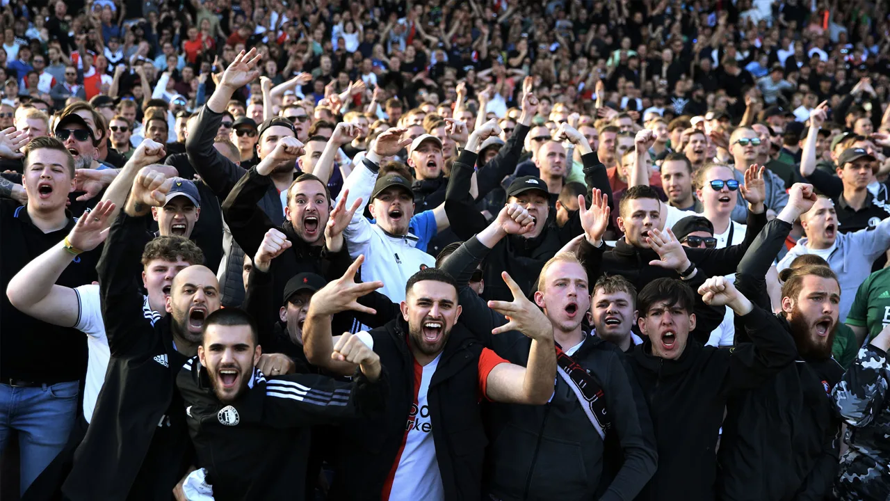 Feyenoord toont Conference League-finale op vier grote schermen in De Kuip