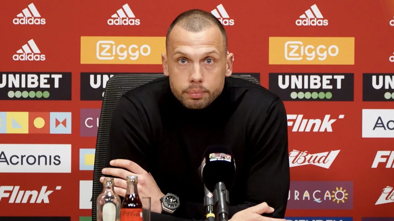 Heitinga wil dat Ajax snel duidelijkheid over toekomst verschaft