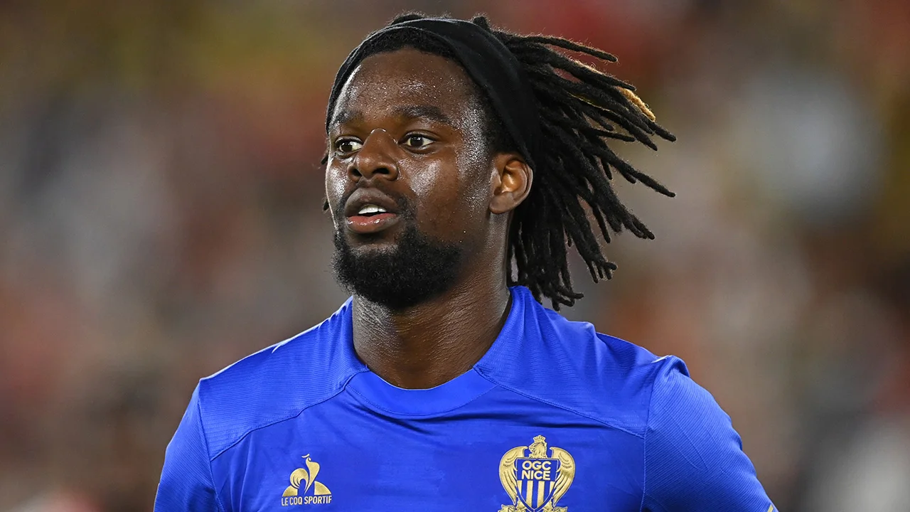 Feyenoord legt verdediger Jordan Lotomba voor drie seizoenen vast