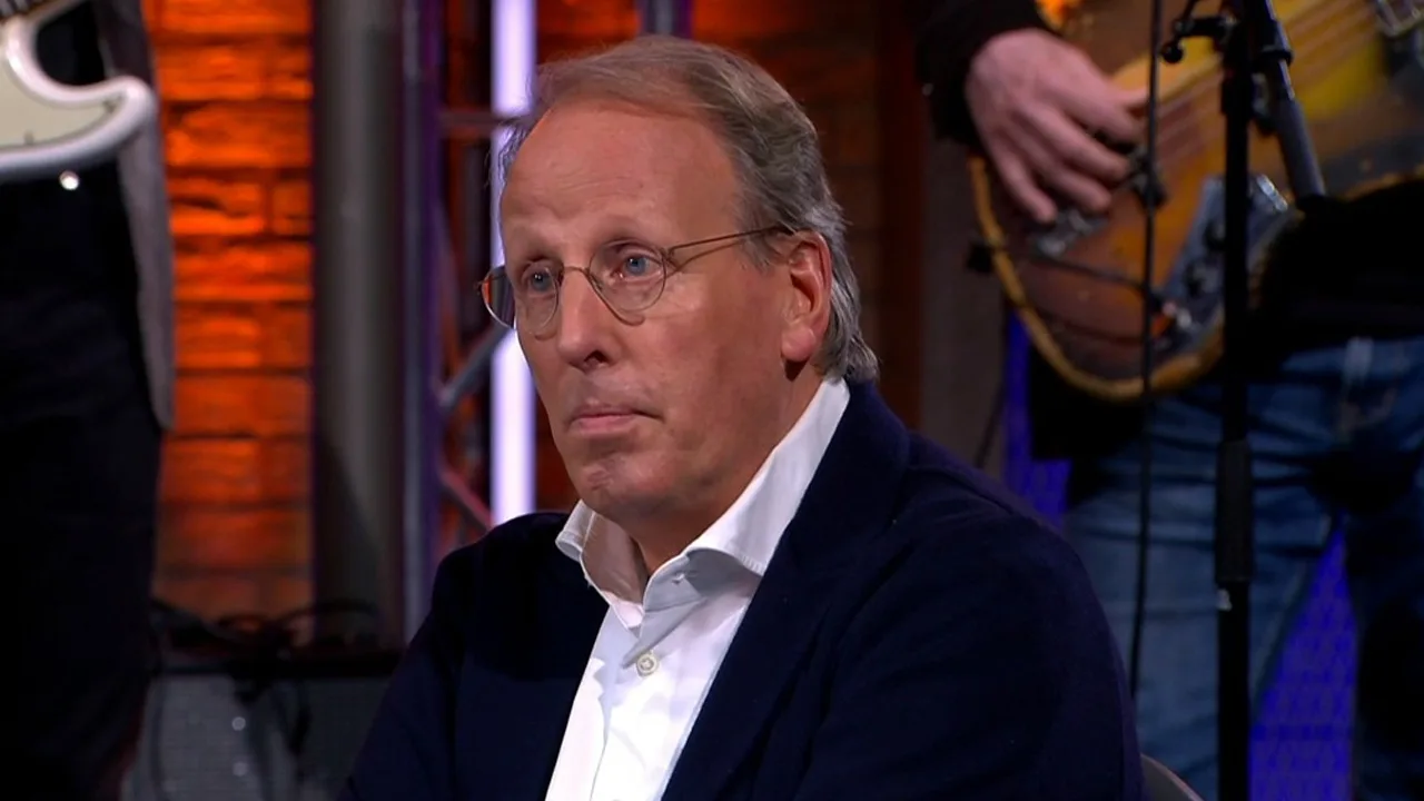 Chris Woerts over solidariteitsfonds Eredivisie: 'Het is een meevaller voor de clubs'