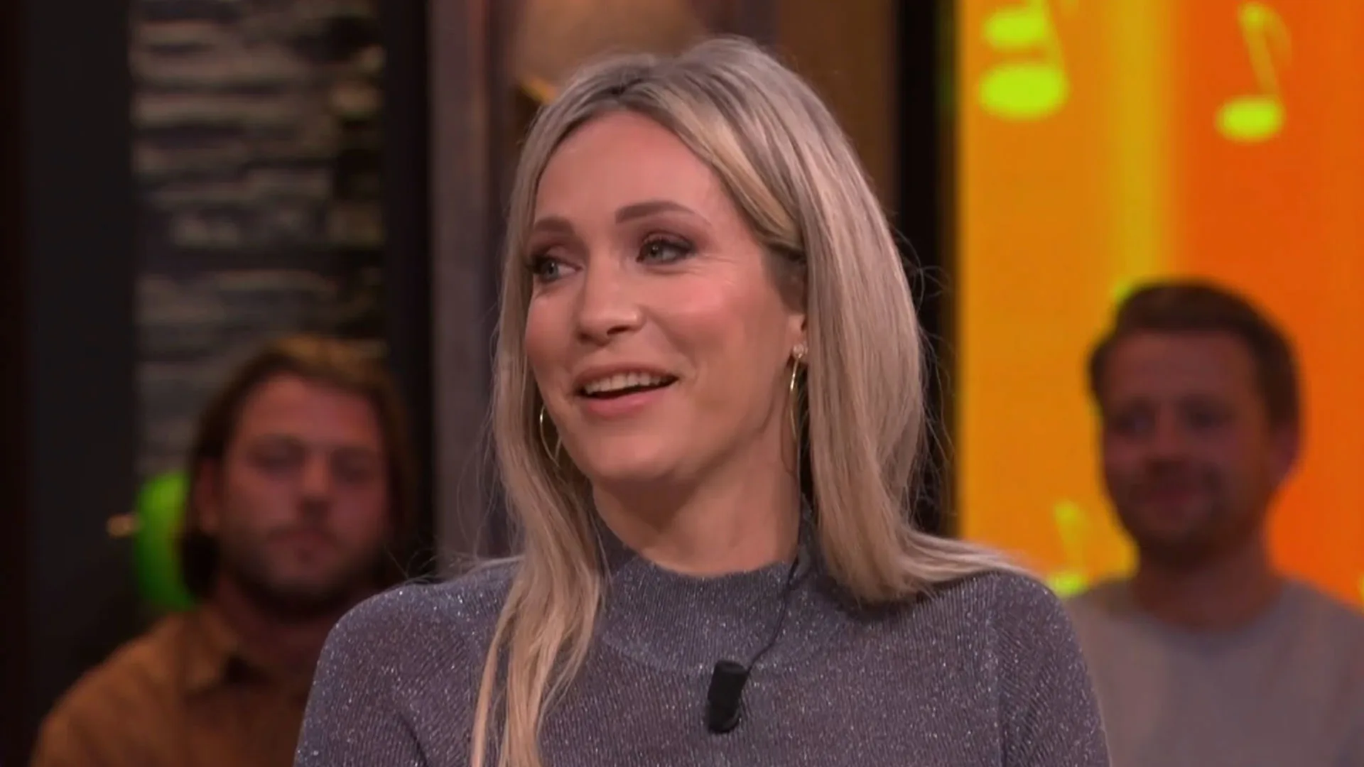 Hélène gaat zingen tijdens kerstshow John de Bever: 'Ik raad mensen aan om oordopjes mee te nemen!'