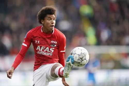 AZ blijft goed in het spoor van Ajax en PSV