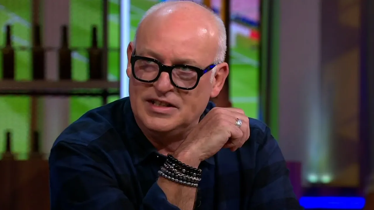 René ziet absurde beelden van Messi: ‘Wat hij nou loopt te doen, kan echt niet!’