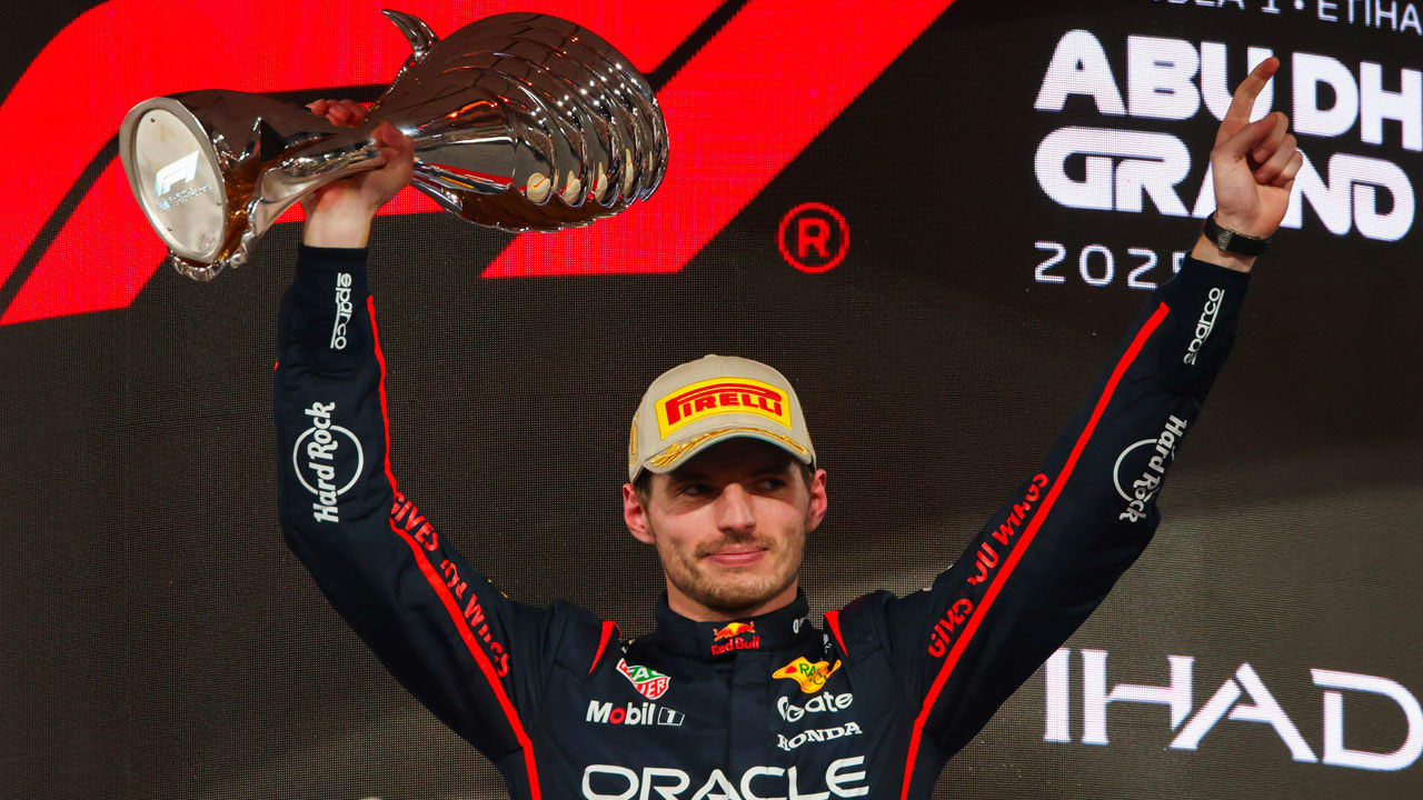 Max Verstappen ook door F1 collega-coureurs uitgeroepen tot beste van het seizoen