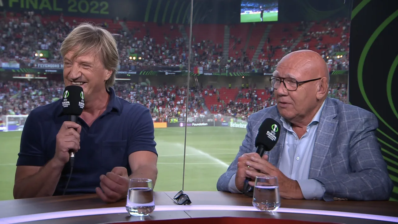 Wim en Kees onder politiebegeleiding naar het stadion: 'Beveiliger Bertus is in supervorm!'