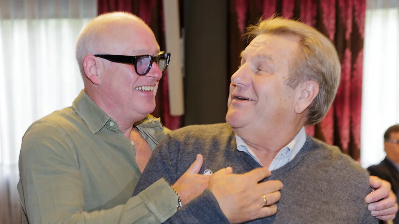 René vertelt over zijn huwelijksnacht: 'Ik heb lekker naast Jan Boskamp geslapen!'