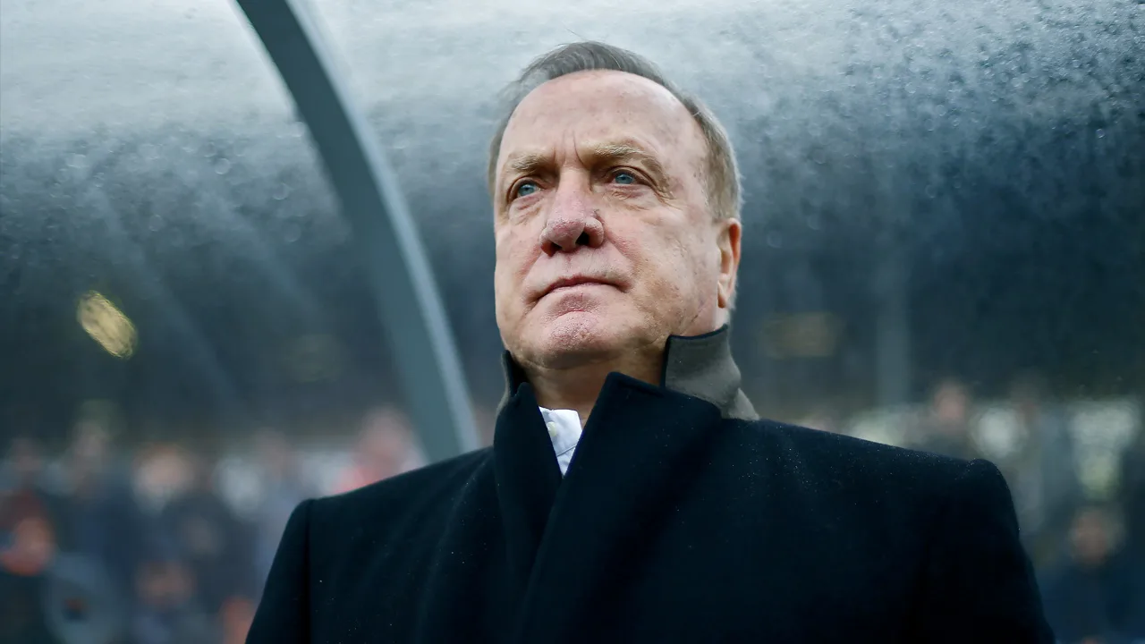 WK-ambitie Dick Advocaat krijgt flinke knauw na nieuwe domper