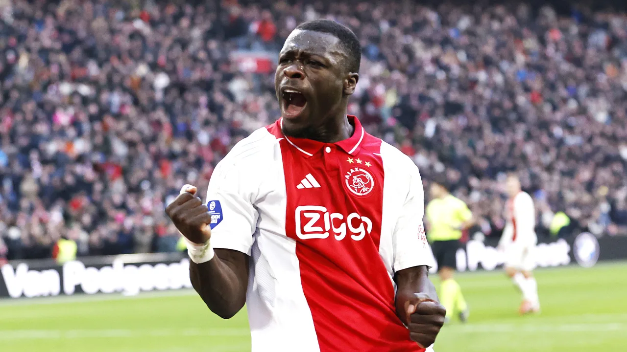 Basisplaats voor Brian Brobbey bij Ajax in thuisduel met AZ