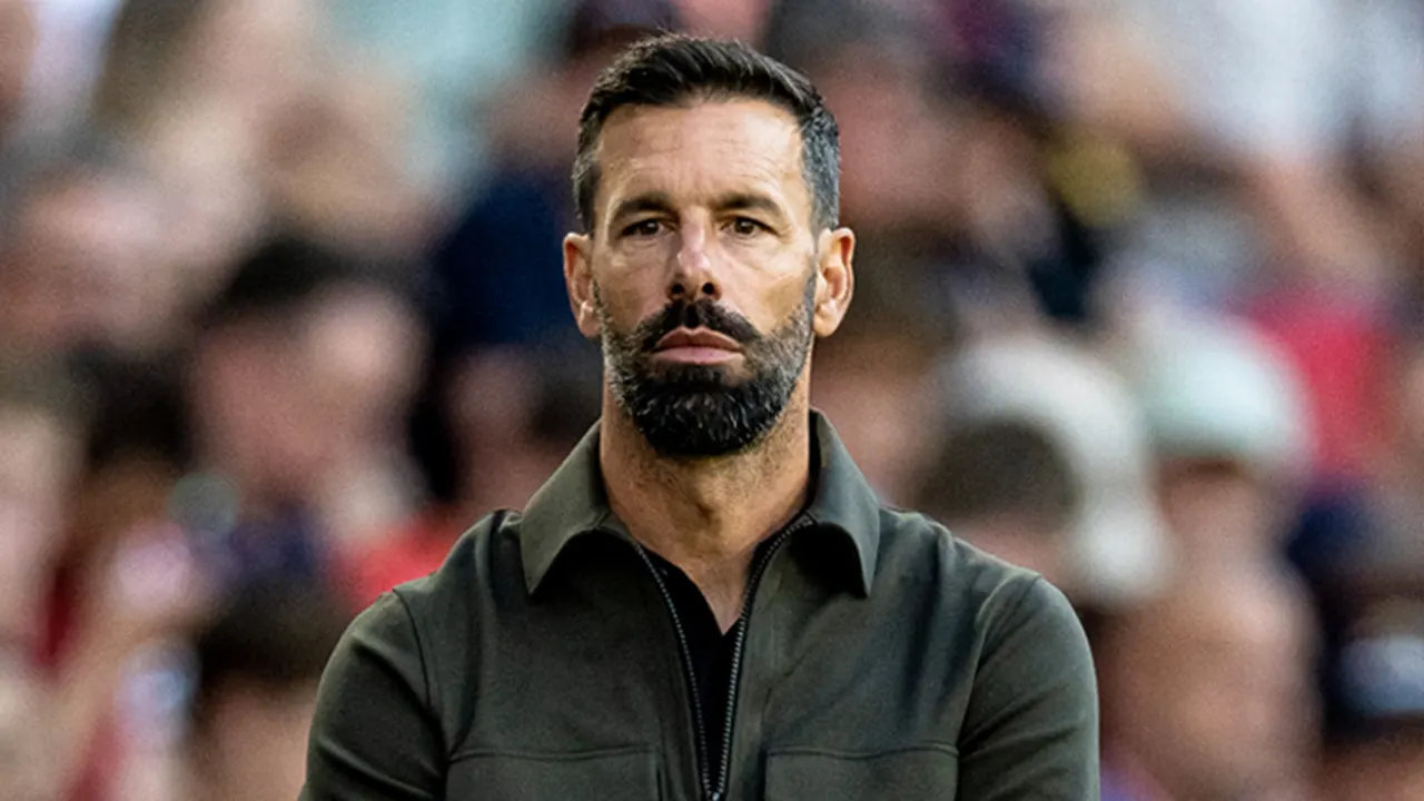 Ruud van Nistelrooij vertrekt per direct bij PSV