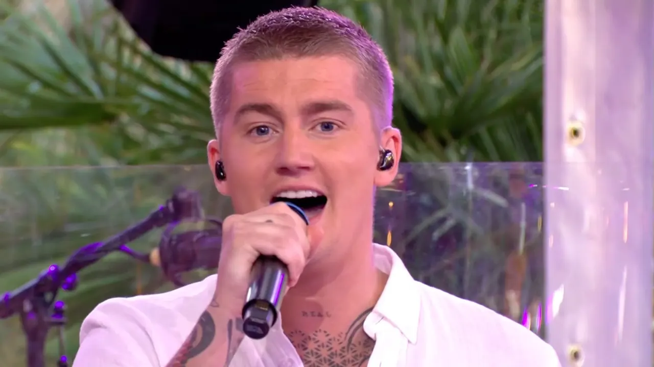 Mart Hoogkamer treedt dinsdagavond op bij De Oranjewinter!