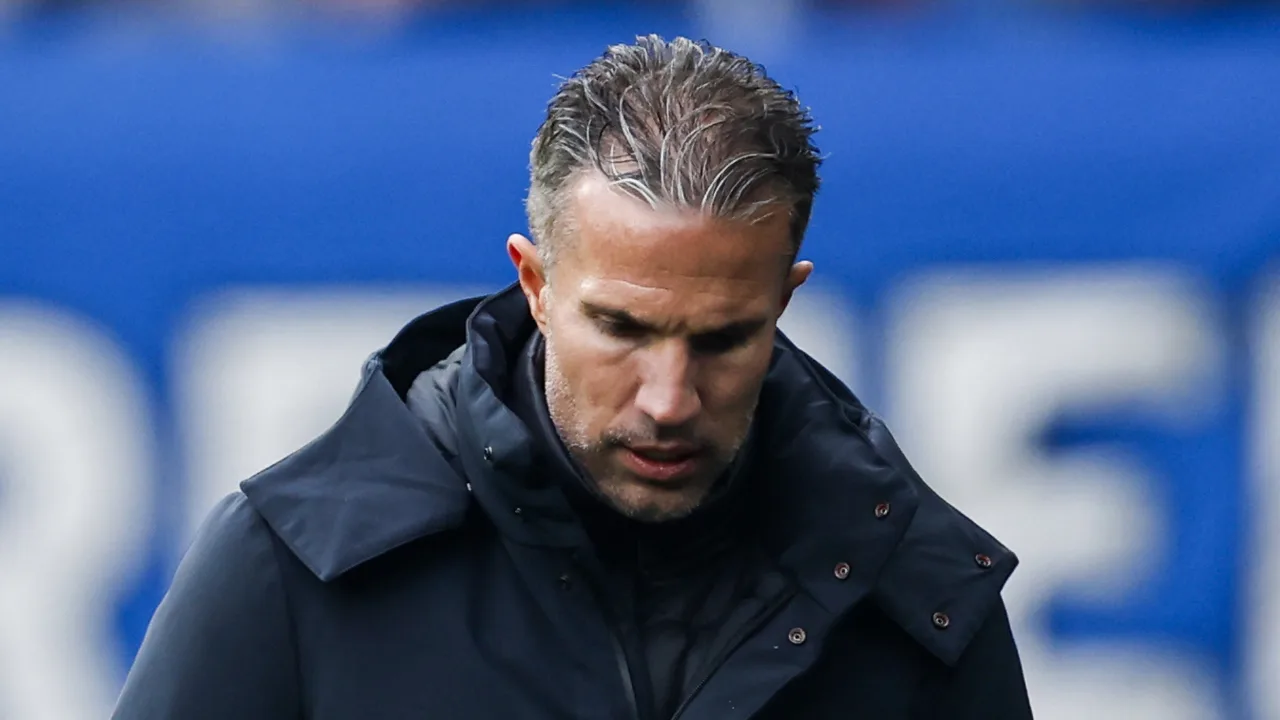 'Eigenlijk blijft het toch apart dat Robin van Persie de hoofdtrainer van Feyenoord is?'