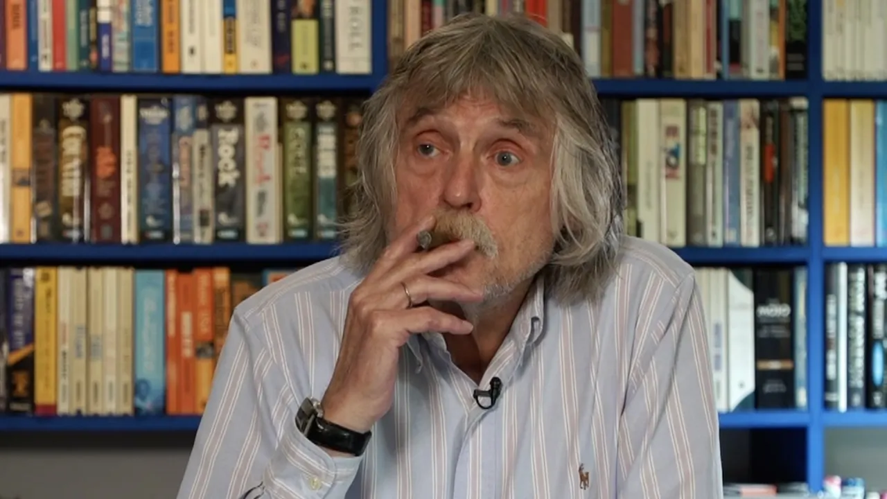 Johan Derksen over Directeurtje, Frans Klein, Maarten van Rossem, Sven Mislintat en het Songfestival