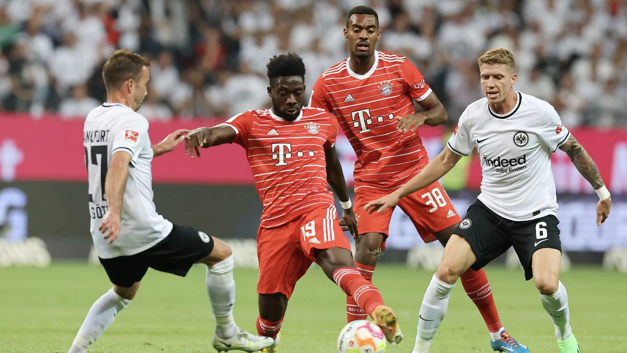 Mazraoui, De Ligt en Gravenberch boeken megawinst tijdens Bundesliga-debuut