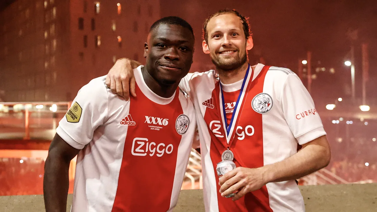 ‘Brobbey moet deel van Leipzig-tekengeld inleggen voor transfer naar Ajax’