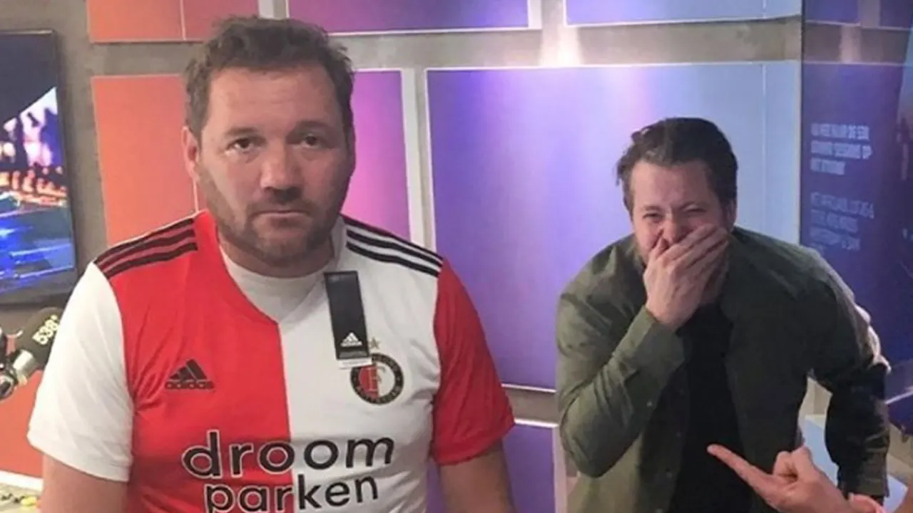 538-sidekick en Ajax-fan Klaas zingt clublied Feyenoord voor €10.000,-
