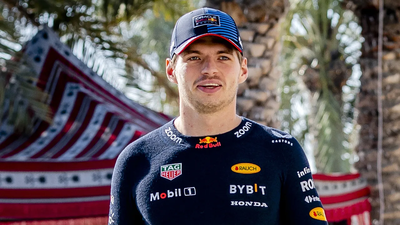 Productieve Verstappen veruit het snelst op eerste testochtend