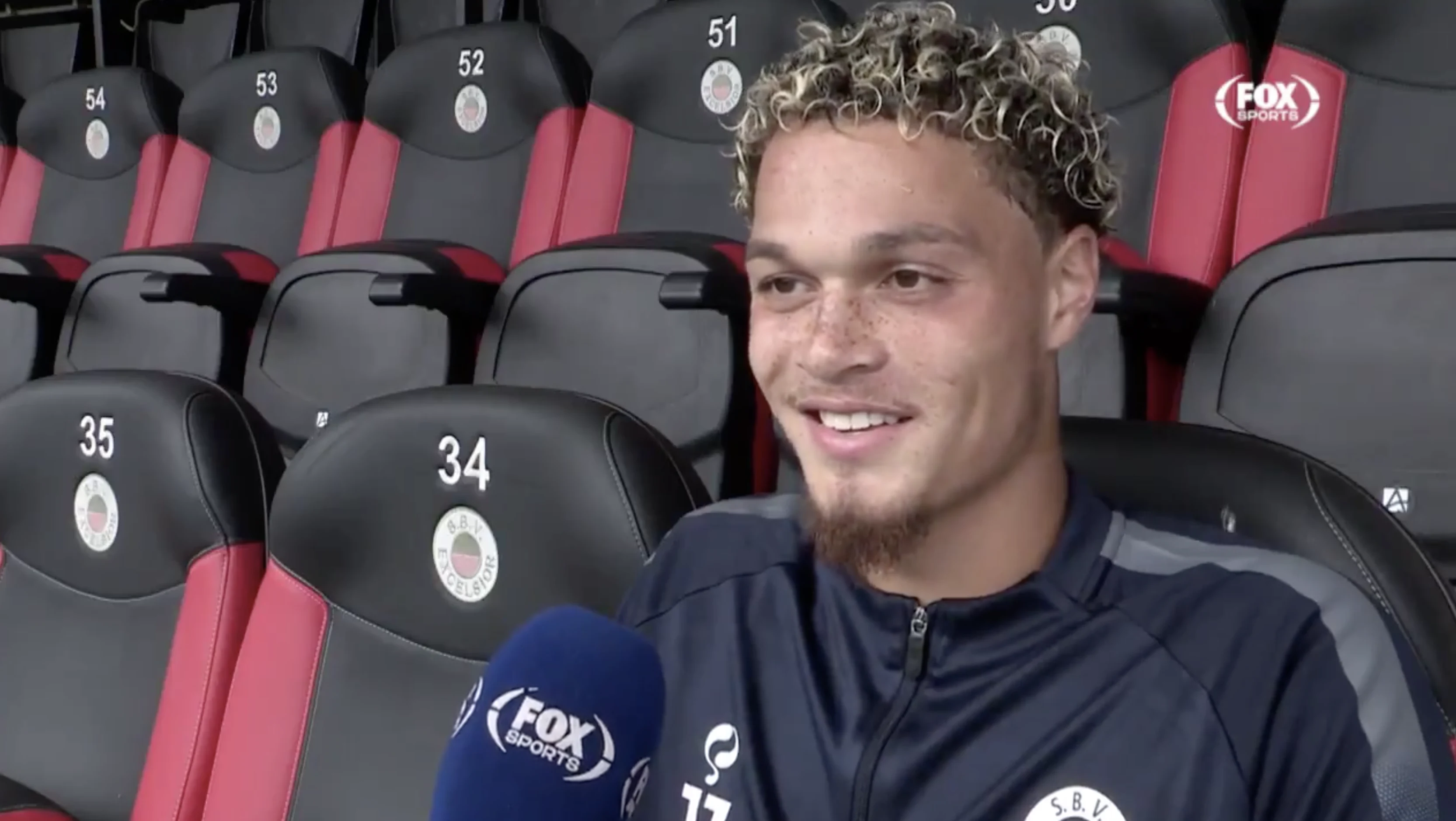 Weggestuurde Zwarts lacht om spitsenprobleem Feyenoord: 'Ironisch hè?'