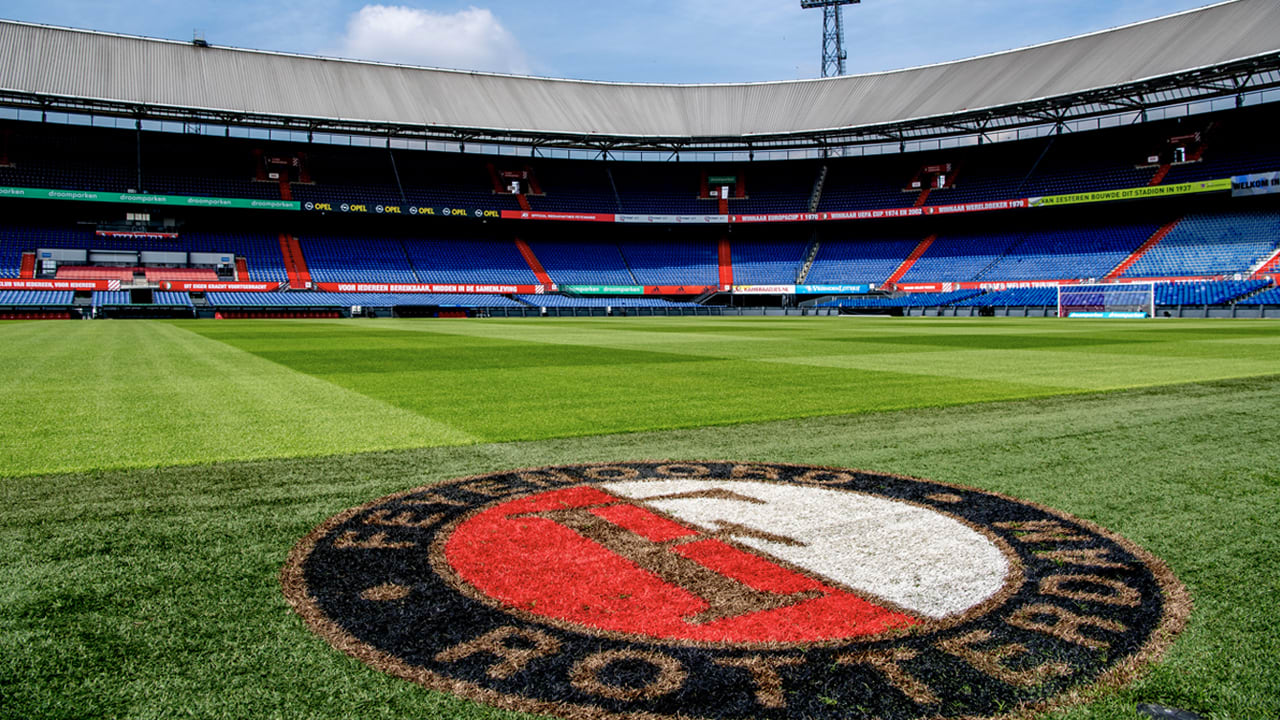 Veld De Kuip voor zevende keer op rij het beste in Eredivisie