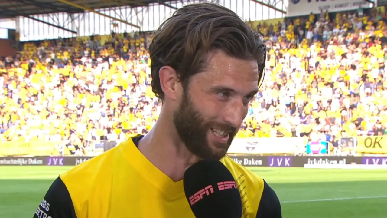 Van den Bergh over winnende goal tegen Ajax: 'Sprookjesavond voor mij als voetballer'