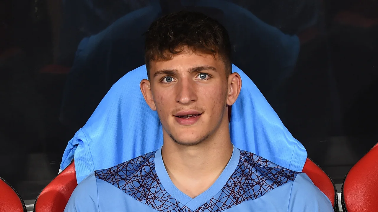 Officieel: Ajax versterkt zich met Turkse verdediger Ahmetcan Kaplan