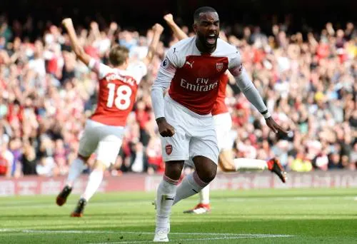 Lacazette knalt Arsenal langs Cardiff City