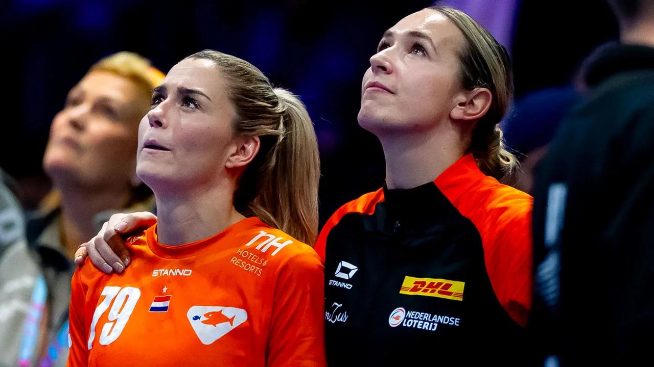 Handbalsters Estavana Polman en Lois Abbingh maandagavond te gast bij Vandaag Inside