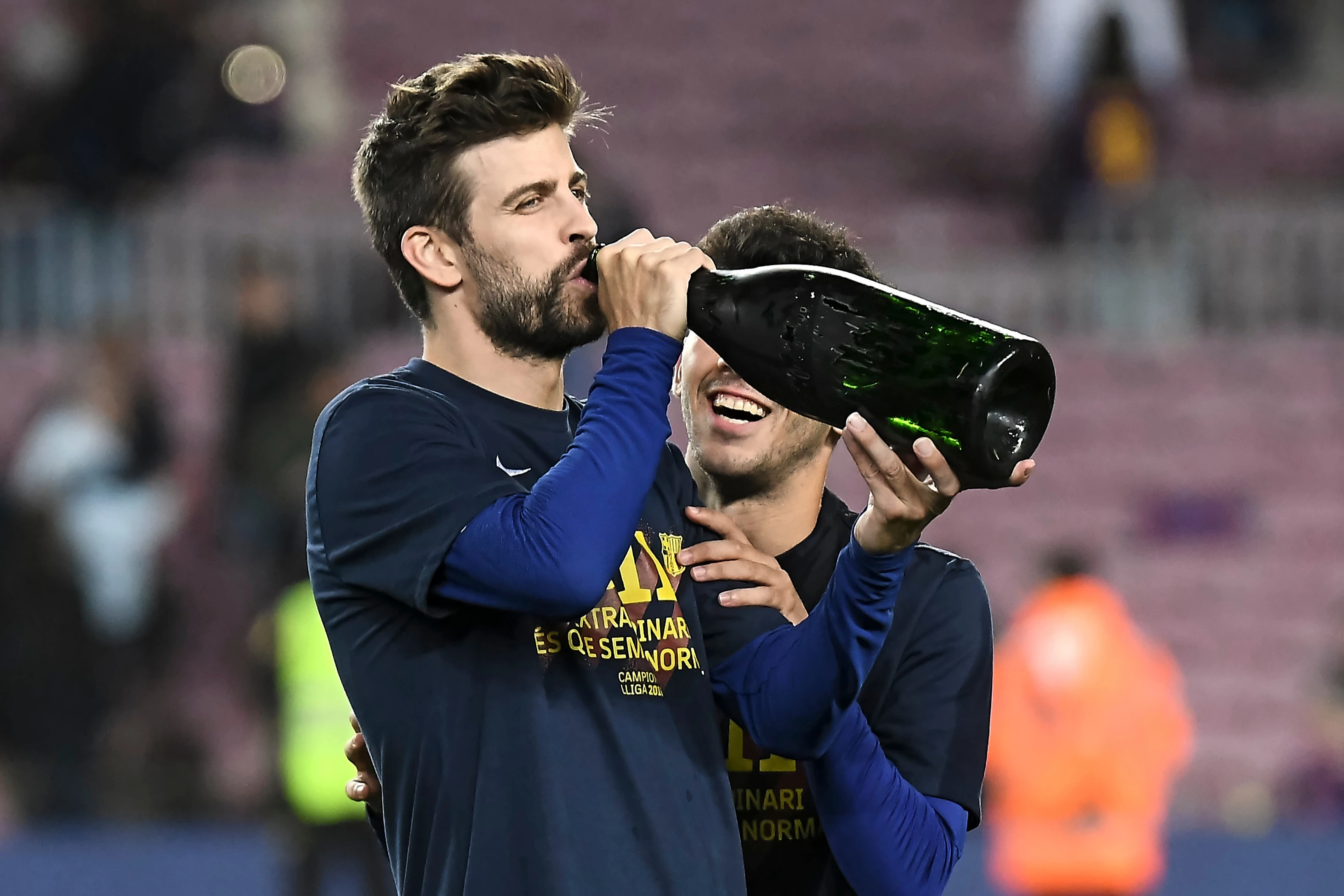 Piqué en Vidal winnen bijna half miljoen euro op pokertoernooi