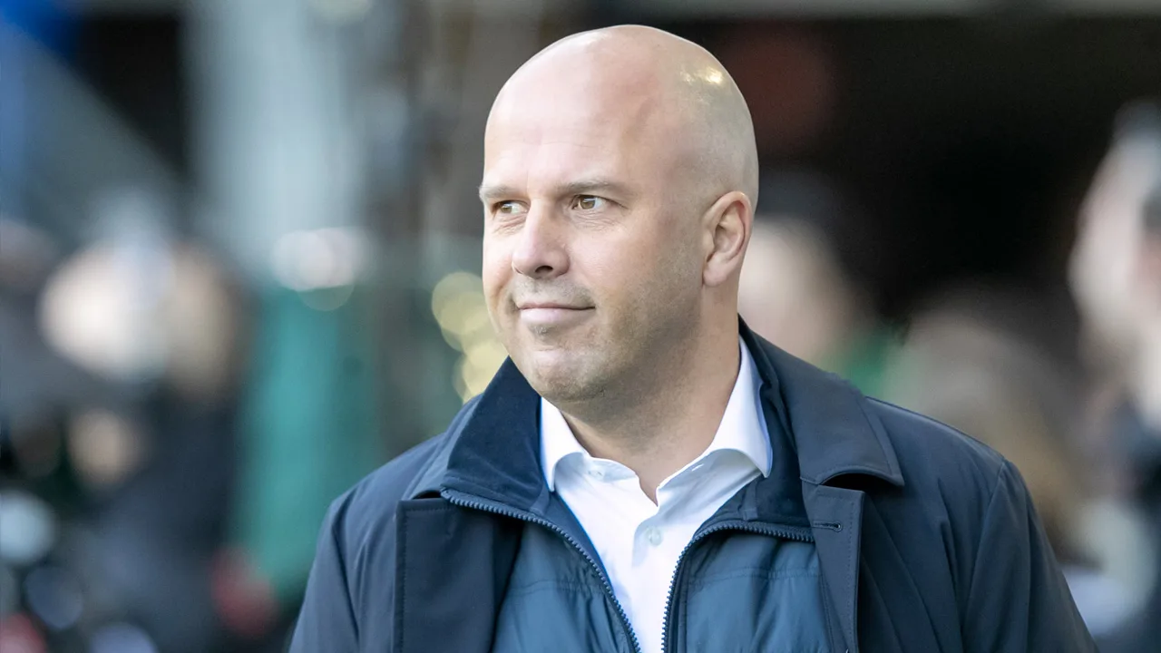 Arne Slot kan weg voor 'hoofdprijs': 'hoort bij top 3 van kandidaten'