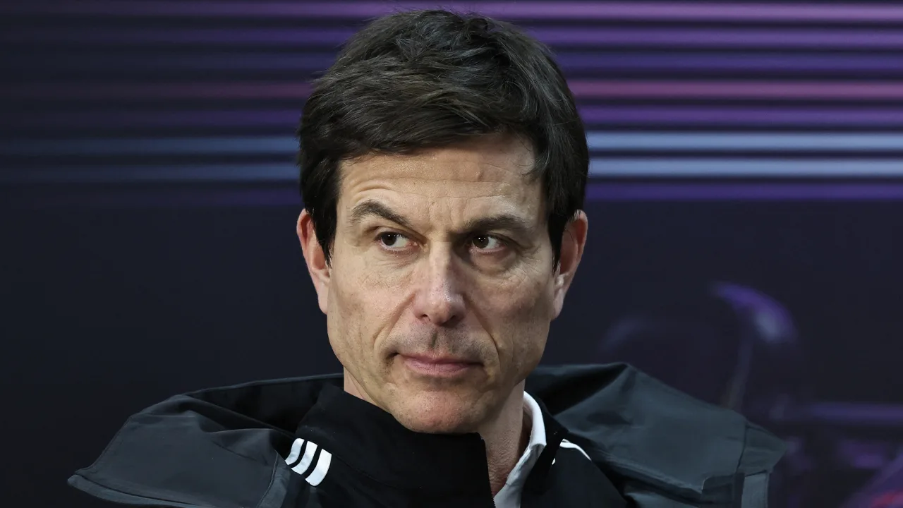 Mercedes-baas Toto Wolff laakt protest Red Bull: 'Het was een gênante vertoning'