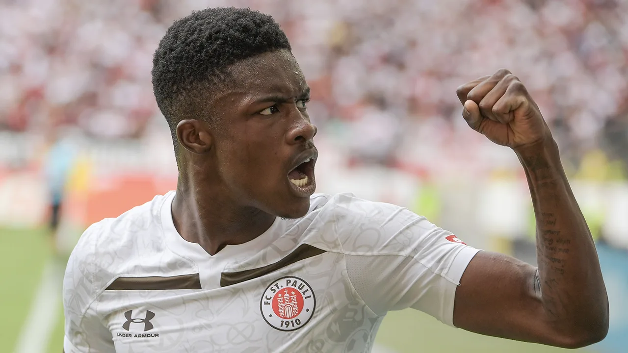 Conteh speelgerechtigd voor Feyenoord