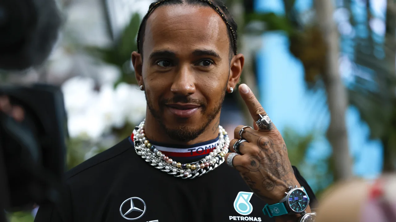 Hamilton haalt kracht uit 'sneer' van Red Bull-topman Marko