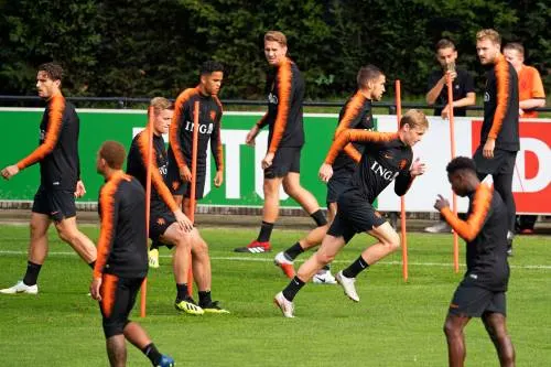 Oranje compleet op laatste training