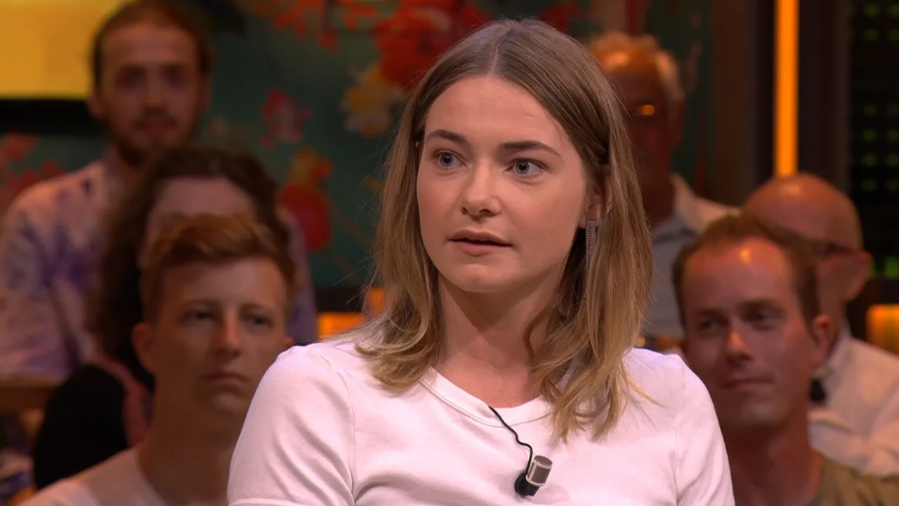 Emma Wortelboer liet tattoo zetten om punten uit te mogen delen tijdens Songfestival