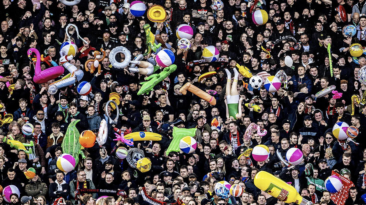 UEFA geen fan van opblaasspeelgoed: opnieuw forse boete voor Feyenoord
