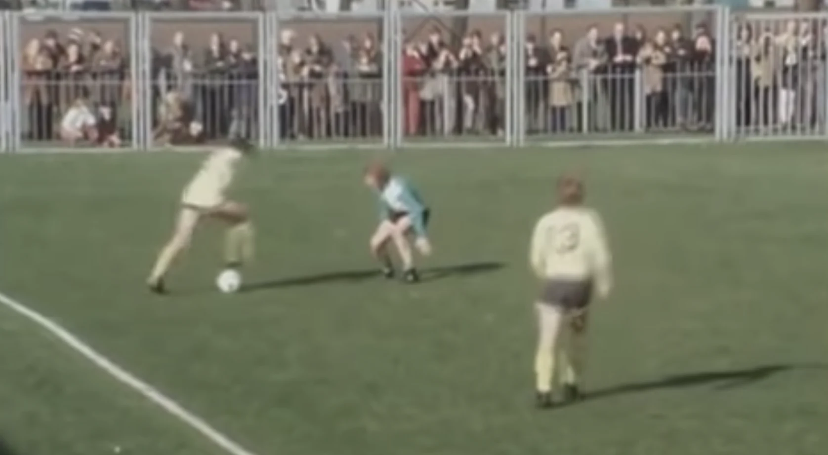 Studio Voetbal eert Johan Derksen met unieke archiefbeelden