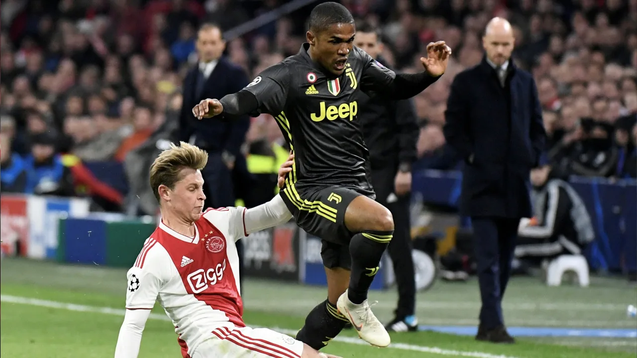 Allegri: 'Costa had zich moeten laten vallen voor 2e geel De Jong'